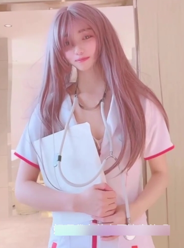 糖心出品-女护士为患者治疗蘑菇头