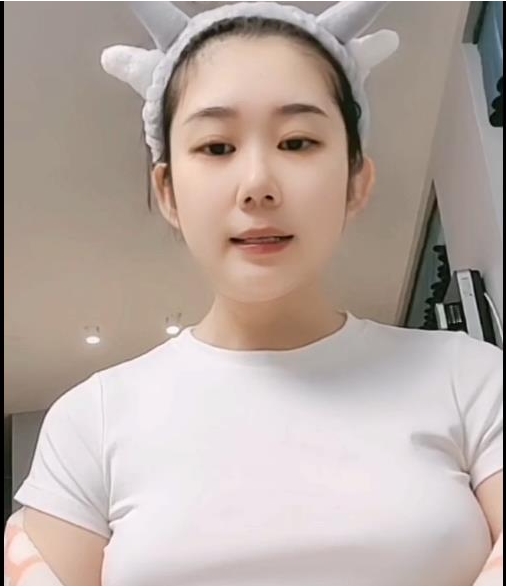 疯狂抖音新篇之[大哥玩崩溃了]大哥想看美女真容+[121V2.2G]