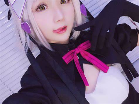 九头身完美身材美少女《你的小秋秋》私拍合集