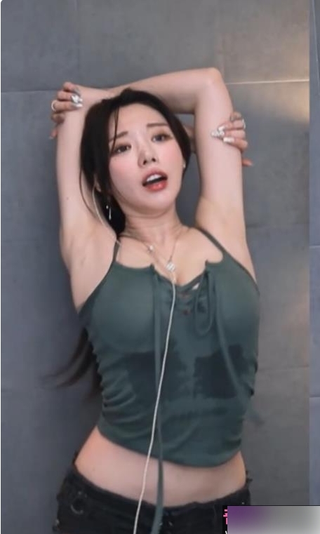 韩国AFTV美女主播直播热舞，绝美容颜身材火辣迷人【4.78G】