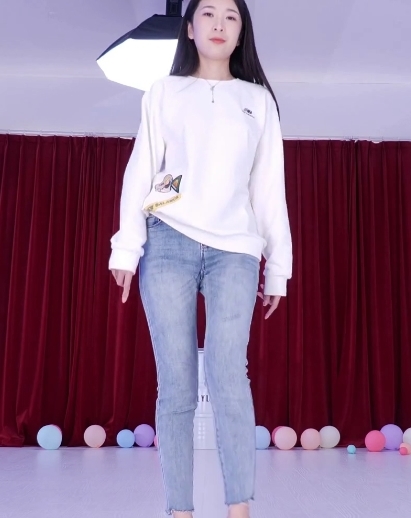 健身教练阿珞教你打造完美身材的有氧果体舞蹈