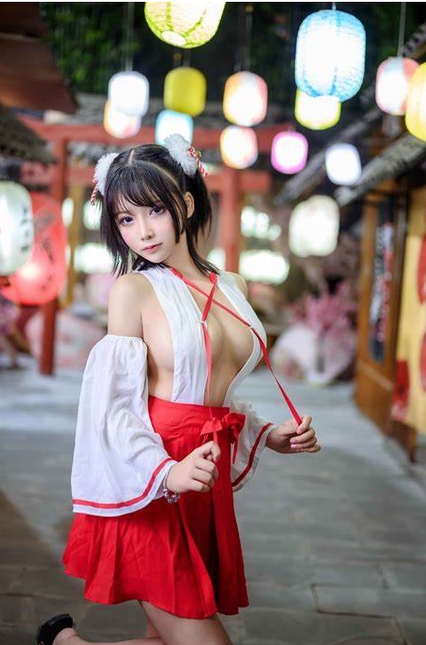 COSER,抱走莫子,高贵的巨熊御姐,第二期
