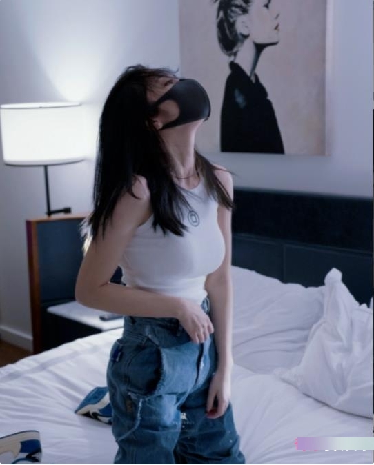 虎牙超人气玩偶姐姐散播OF私拍有尺度合集