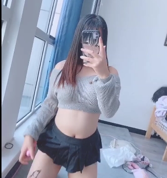 可爱女仆风连体灰毛衣，带水印，5V2.5G