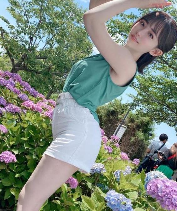 抖音三寸妹子性感蕾丝露脸视频合集