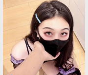 黑丝女郎厨房引诱老公1V-300M时长15分新人女主身材口罩姐姐观看