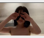 清纯女高学妹自拍作品，22分钟，1V-2.1G，嫩啊毛毛多无保护CC女在上C