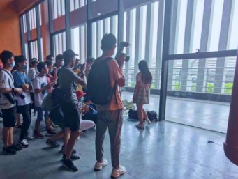 小尤奈：JK服装COSER，微博热搜视频作品大放异彩