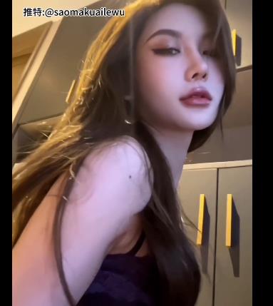 网红小姐姐绿母剪辑视频，口、怼脸上、CC，独龙转！