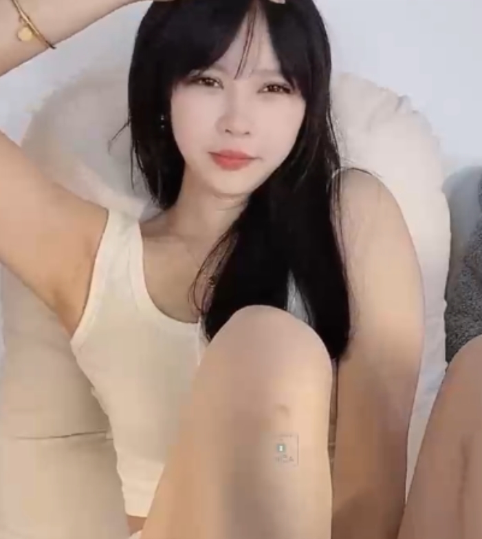 misslee01全网独发视频，15v+5.66g，多种风格，优质收费源码