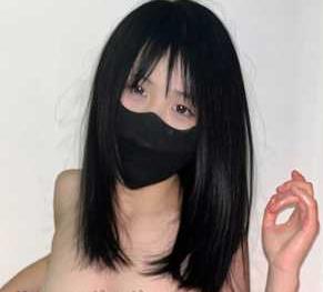 柒柒77kimoji：140个V视频，2G空间，打野社保姬颜值野外注视pua玩具自暴自弃下垂奶奶