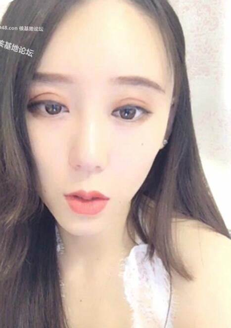 虎牙美女《艾薇儿baby》112集直播合集，总计奇怪姿势.2G