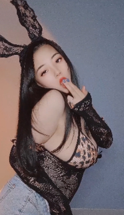 刘貂蝉热舞私拍大合集，127部视频全方位展示毛，高价有趣网衣热舞定制！