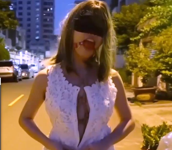 JVID-大罩杯依依：打野绳缚，5星好评，模拟打粑粑，身材吸睛，资源1V1.2G