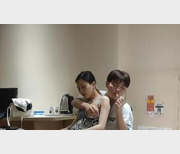 高清修复年轻妹子与老阿姨网红视频1.12G，绅士必看