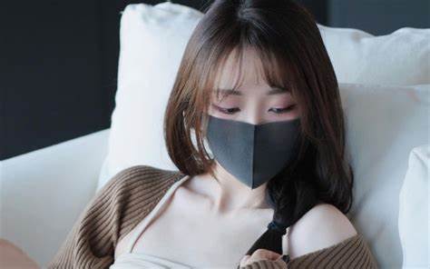 玩偶姐姐：新人模特的美图视频大放送