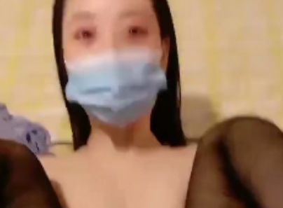 高颜值黑丝小姐姐大物件擦深一点，粉嫩无屏障解压观看