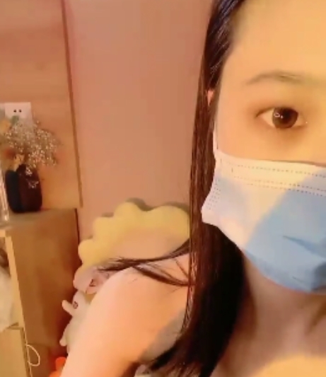 高颜值黑丝小姐姐大物件擦深一点，粉嫩无屏障解压观看