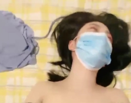 高颜值黑丝小姐姐大物件擦深一点，粉嫩无屏障解压观看