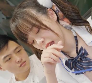 地铁小姐姐与乘务员说实话，31分钟视频震撼发布，M传媒打造骚给作续集