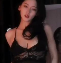 独具魅力！心儿定制舞蹈作品，时长5分31秒，眼镜狐媚，自拍R贴，观看下载2V-335M