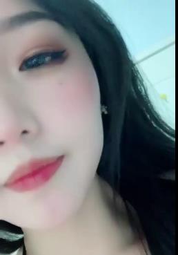 5月校园女神车灯眼S身型，下载观看1V-1.1G视频