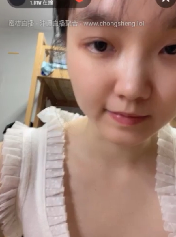 学妹宿舍大胆洗澡秀：流血表演，百度盘打包10v+19g