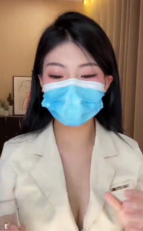 自行打包年度反差婊：抖音小网红藤原yuki玩弄粉丝coser275V+14.9G