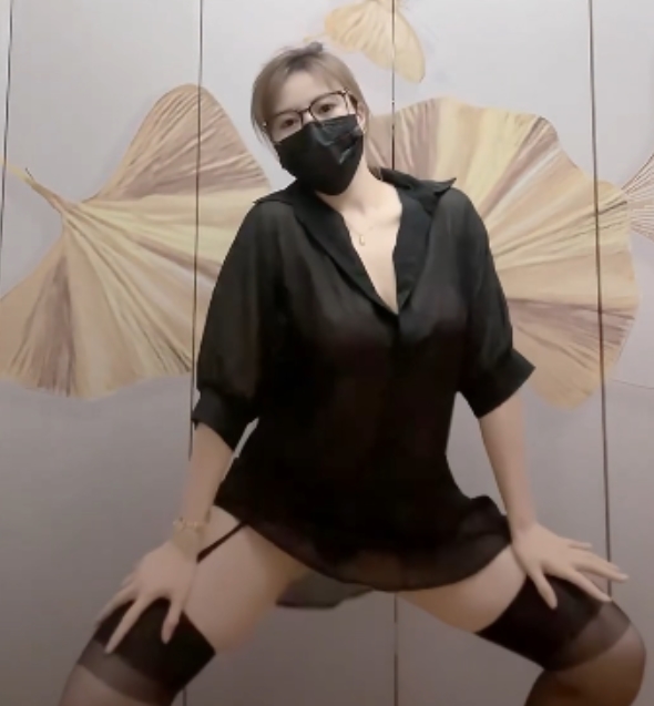 小阿姨大王抖音福利合集：51V+6.2G视频大放送！