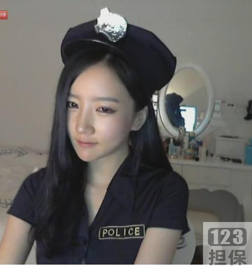 《如懿风采》：抖音美女自拍，颜值网红古装秀，酒吧舞女身世，富二代女友风采，丰满御姐诱人五官，敬职敬业服务，一集643M震撼上贤妗