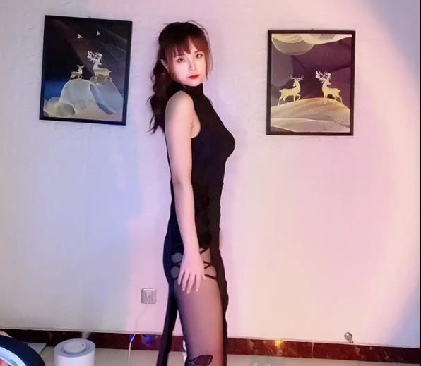 热舞社保专辑！快手主播悠宝儿泳装定制惊艳登场！