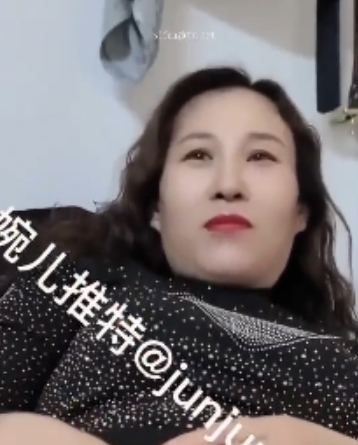 核弹级妻子婉儿互动单男，3小时46分34秒视频2.3G