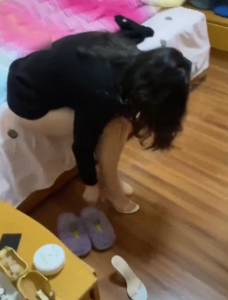 蓝阿姨与年轻男友：12V+6.1G视频揭秘，2022最热恋爱故事！