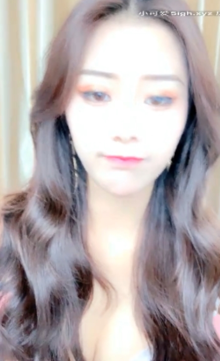 熊猫TV美妆新秀雪妮维雅妮频道收藏狂潮，34个视频点击量飙升至115次！