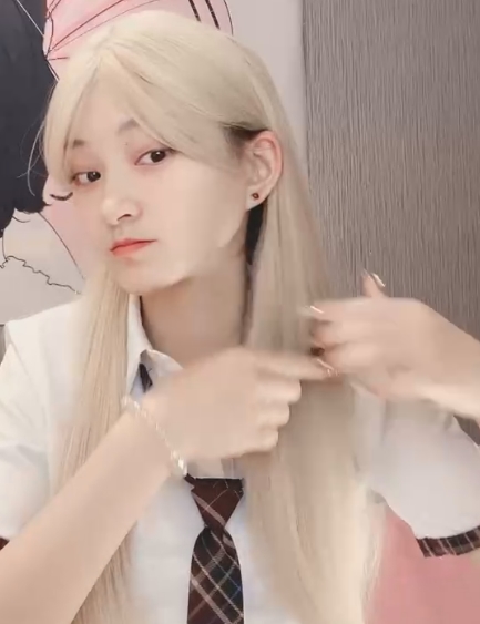 神秘男主自拍视频合集，7.24G，百度盘存放，精品无圣光，深邃眼神魅力无限