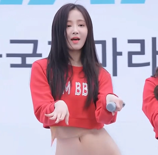 AI脱衣舞：高能之女团饭拍现场，3D舞姿IMAX3D震撼，1v+2.2G百度盘下载，反差真假难辨