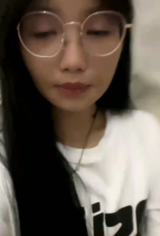 眼镜学妹宿舍直播：十四行诗惊艳百度ED2K