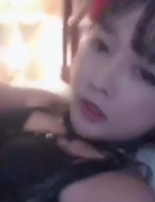 让人目不暇接。其中，有一种特别受欢迎的月抛视频，让人看了之后不禁点赞。这些视频内容丰富多彩，涵盖了各种不同的主题和风格，绝对能够满足您的各种需求。总的来说，这个TS合集不仅内容丰富，而且质量上乘，绝对是您不容错过的一部精彩作品。快来下载这个TS合集，一次看个够，感受男人的魅力吧！