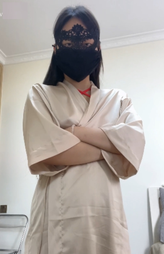 定制家教老师优优收到珍贵奖励，红色绑带惊喜加持！视频数量1069，百度/ED2K查找，去重保证独一无二！