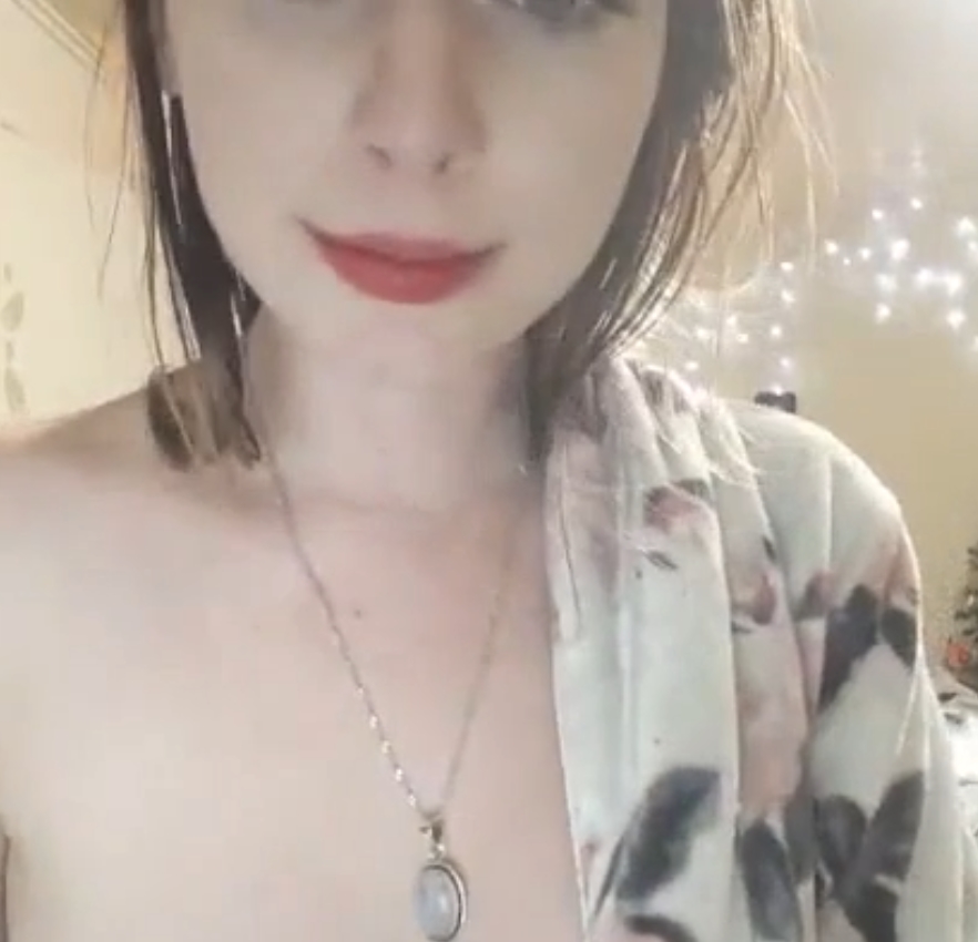 神秘forestnymph：优质身材，视频257个，收藏63个，百度搜索115条