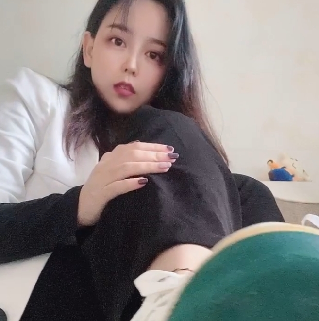 套路直播女神安妮，豆满月惊喜连连，17v9.38g视频收藏70，百度ED2K等你来