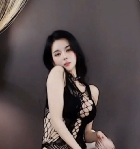 cc温凉热舞直播精选合集100个视频16GB定制精彩瞬间