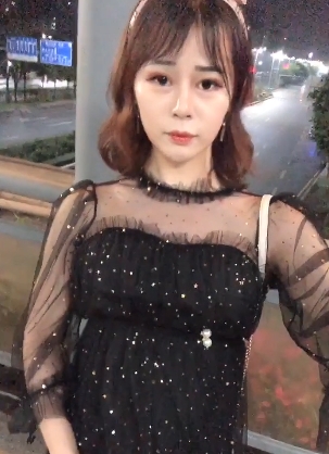 是张思妮，所以我独一无二。”这句话不仅展现了他对自己的自信，也表达了他在伪娘界的特殊地位。对于那些喜欢TS文化的绅士们来说，这个合集绝对是不容错过的劲爆作品，快来下载吧，让你的生活更加HAPPY！