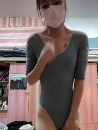 合集共包含50个舞蹈系学生主播顾茜茜的视频，大小达到8.4G，存放在百度盘上。解压密码需注意，建议使用电脑端的2345好压或bandizip，或安卓端的rar解压缩全能王或7Z压缩软件。