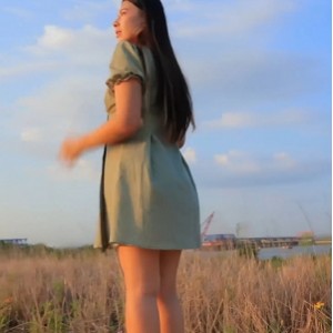 [转载搬运] 【重磅核弹】黄X超顶户外女神【静一】非常好看 绝顶御姐 [1V+2G][百度盘]