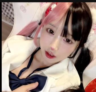 00后福利姬香蕉VIP订阅露脸资源自拍COS图集42V2.4G