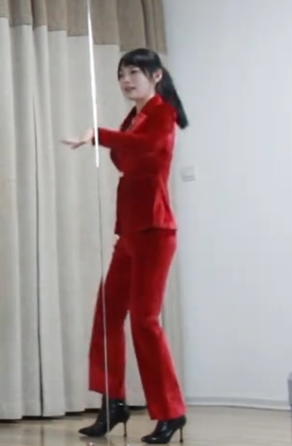 巧小君广场舞打包合集：32个长视频，2.4GB精彩热舞！