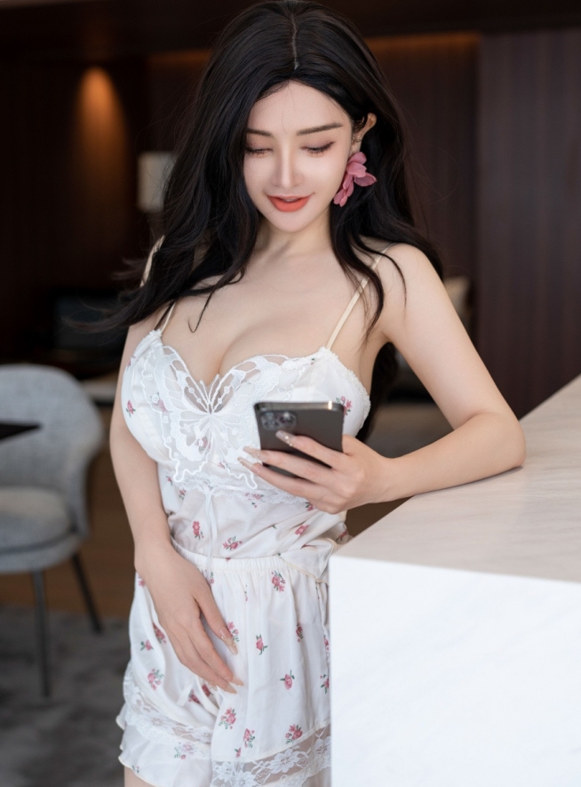 独特魅力：潘思沁和李丽莎模特合集，25分钟视频，81张图片