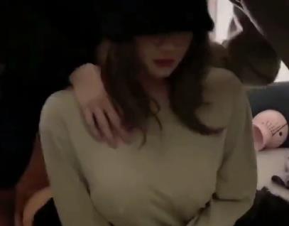 社保姬短视频合集16V594M，老公强行戴帽子，自拍不露脸，原配在场！