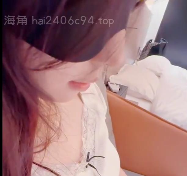 快手自拍诱惑海角意自己妹妹最新作品1V156M，眼罩遮掩，颜值身材惊艳，时长17分50秒，过瘾不容错过！